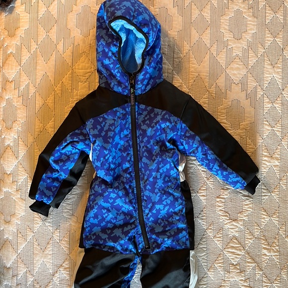 molehill mountain Other - Molehill Mountain snowsuit 9/18 months. Excellent- Not sure if ever worn!!